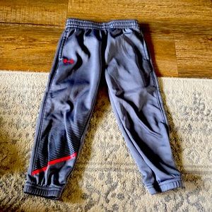 Under armor gray and red boys sweat pant joggers 3T